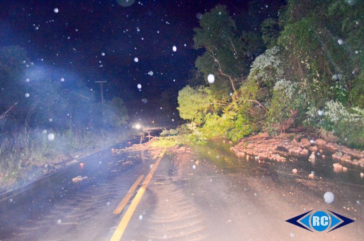 No oeste: Enxurrada causa prejuízos incalculáveis em quatro cidades em SC