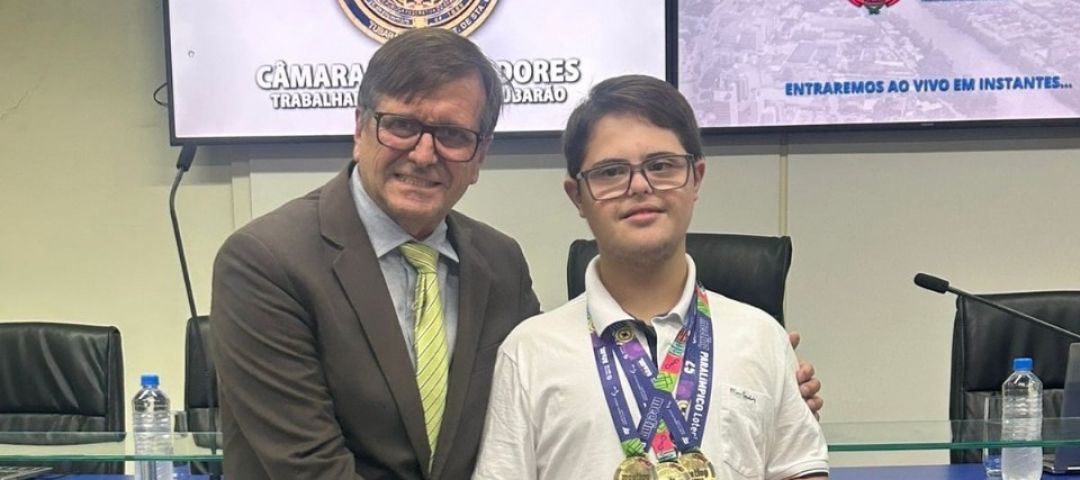 Reconhecimento: atleta paralímpico de apenas 15 anos recebe moção na Câmara de Tubarão