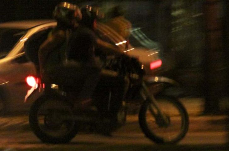 Homem é assaltado por grupo em motocicletas durante a madrugada em Tubarão