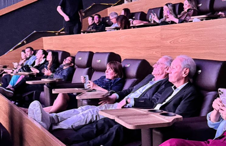 Farol Shopping e Cine Show reinauguram cinema com Sala Gold e ambiente reformulado