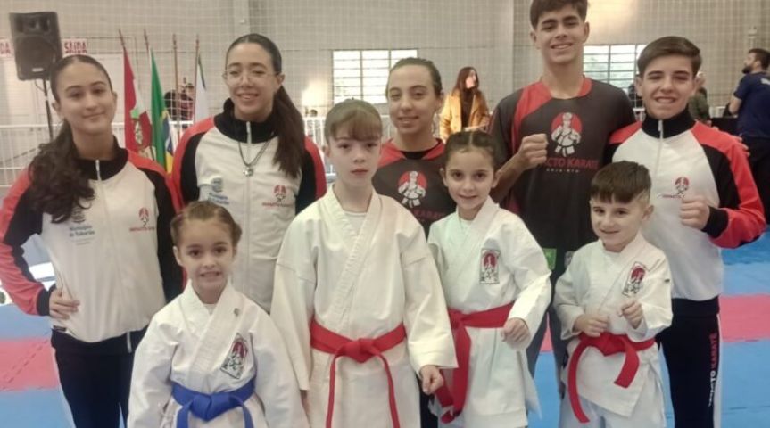 Tubarão conquista 14 medalhas e se destaca no Campeonato Estadual Escolar de Karatê