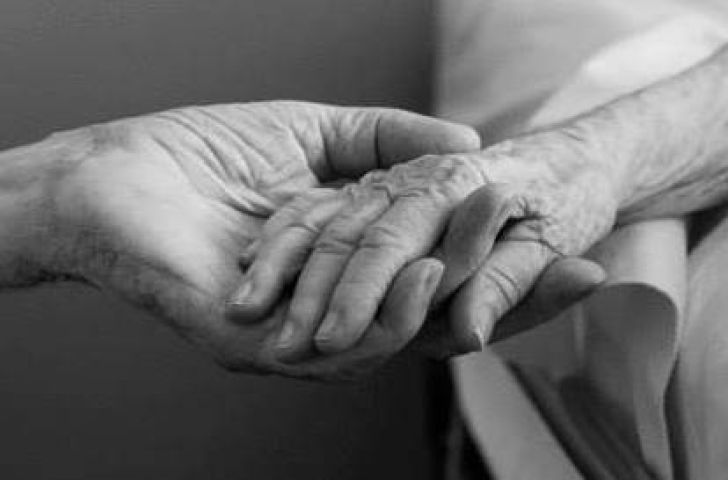 Casal de idosos morre após carro cair de ponte em Gravatal; adolescentes sobrevivem