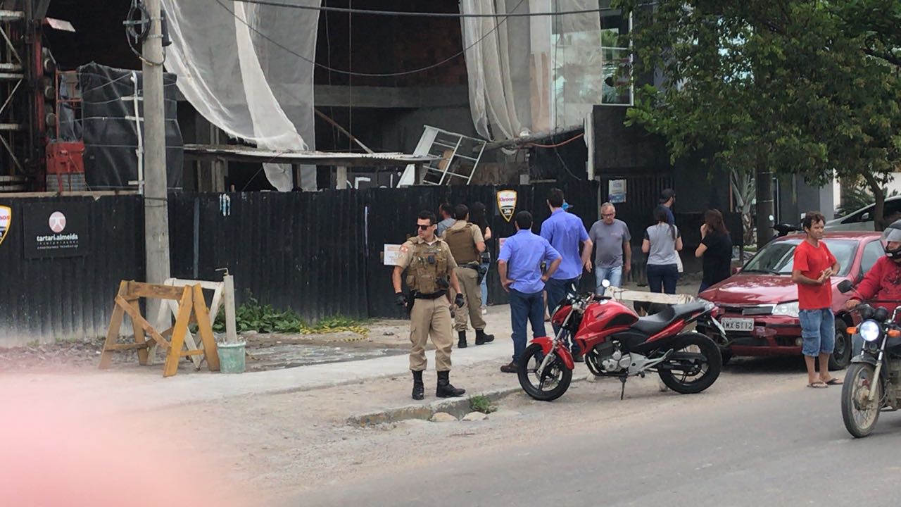 Andaime cai de prédio em construção em Tubarão