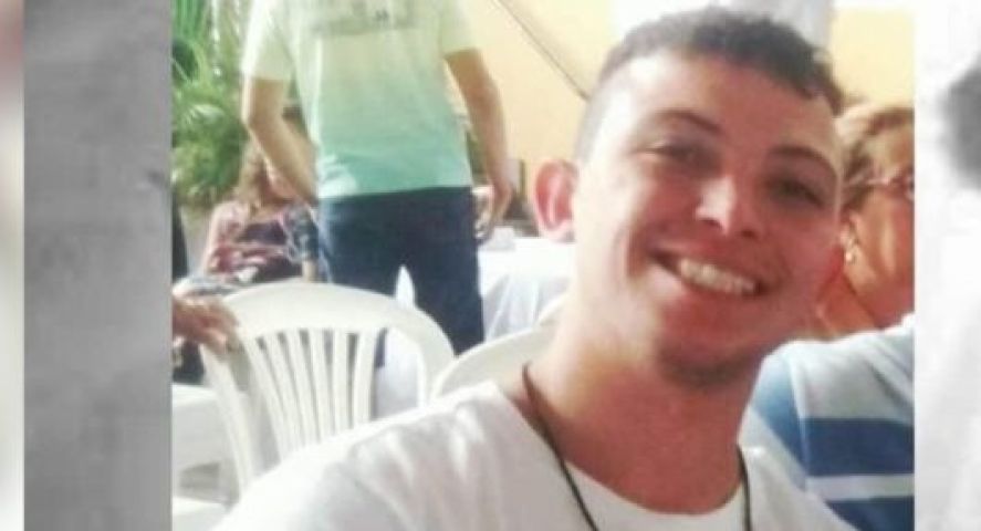Jovem morre após intoxicação por utilizar água sanitária com a água quente do chuveiro durante limpeza de banheiro
