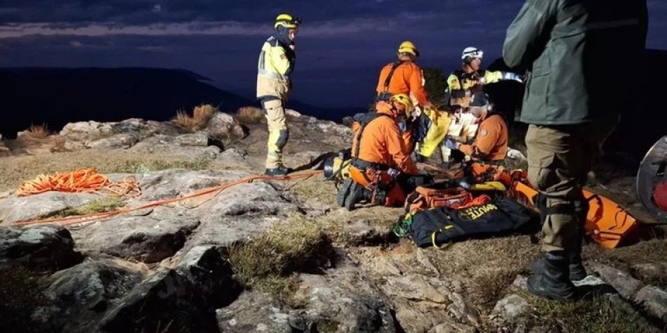 (VÍDEO) Após terem a localizado a 70 metros de profundidade, bombeiros seguem em operação de resgate de menina que caiu no Cânion Fortaleza (RS)