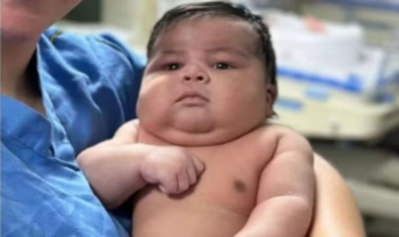 Bebê gigante nasce de parto normal pesando 6,5 kg no ES; criança perdeu movimento no braço