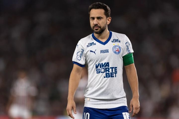 Everton Ribeiro, jogador do Bahia, revela estar com câncer de tireoide