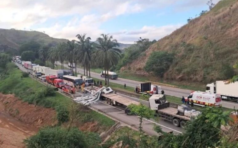 Caminhoneiro de Laguna morre em grave acidente na Serra das Araras (RJ)