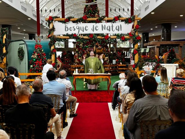 (VÍDEO) Farol Shopping celebra 19 anos com missa e homenagem ao fundador