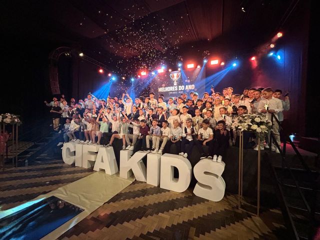 (Vídeo) Segunda edição do Melhores do Ano CIFA Kids premia atletas e técnicos da região em evento marcante