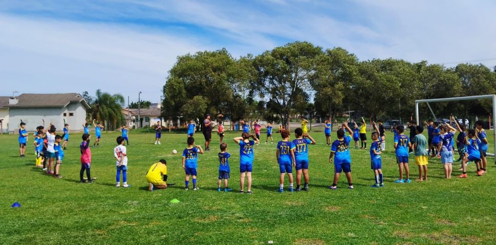 Projeto Caminho do Amanhã transforma vidas e atende 300 crianças com esporte e inclusão em Forquilhinha