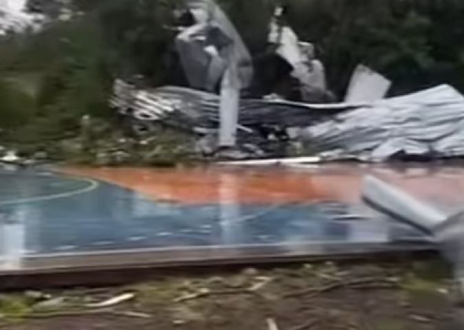 VÍDEO: Temporal causa destruição em Dionísio Cerqueira