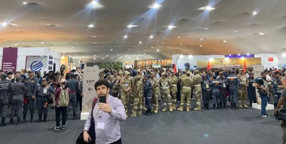 COP 30: Vídeo mostra manifestantes tentando entrar na zona azul durante o evento climático