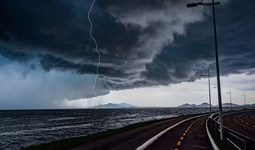Virada no tempo em SC: Inmet alerta para temporais com ventos fortes e queda de granizo; veja previsão
