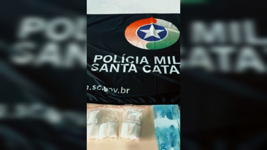 VÍDEO: Homem é preso por tráfico de drogas no bairro Humaitá de Cima