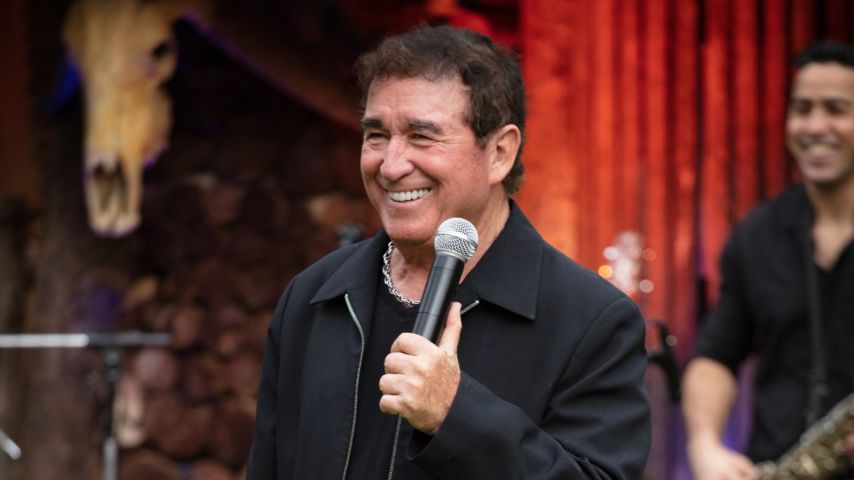 Amado Batista se apresenta nesta quarta-feira na Hangar 737