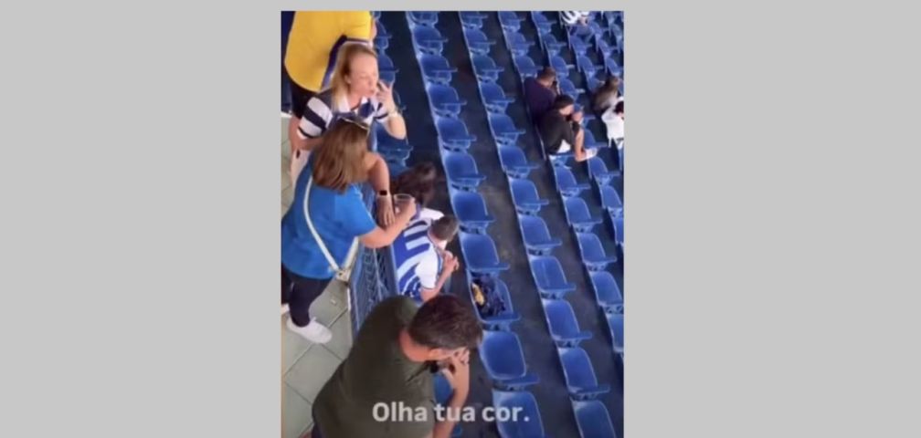 (Vídeo) Mulher que gritou falas racistas e xenofóbicas contra torcedores em SC: o que se sabe e o que falta saber