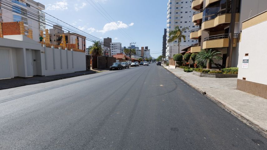 Ruas que receberam nova capa asfáltica terão nova sinalização