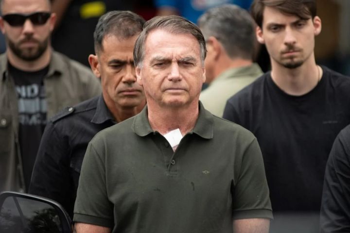 Bolsonaro é preso preventivamente em Brasília
