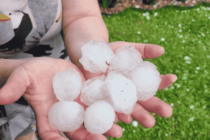 (Vídeo) Defesa Civil alerta para risco alto de tempestades e granizo em Santa Catarina nesta sexta-feira