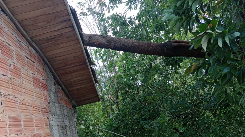 Corpo de Bombeiros de Orleans realiza inúmeros atendimentos na tarde desta sexta-feira (28)