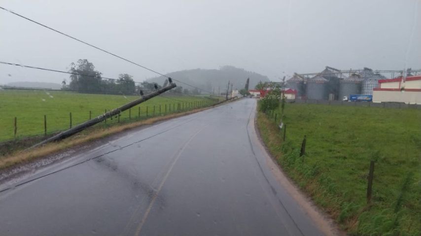 VÍDEO: Granizo e ventos fortes atingem cidades do extremo sul catarinense nesta sexta (28)