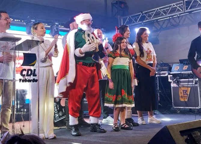 VÍDEO: Chegada do Papai Noel marca o início do Natal em Tubarão