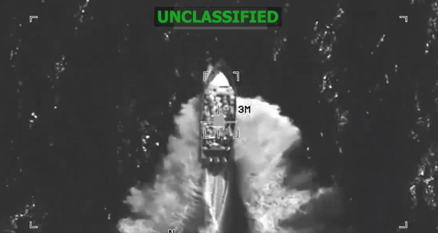 Estados Unidos promove mais um ataque à embarcação acusada de tráfico