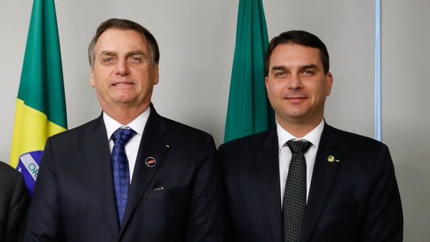 Bolsonaro diz que Flávio é seu candidato à presidência