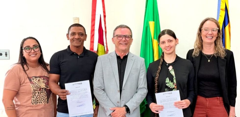 Em Capivari de Baixo mais dois servidores aprovados em concurso tomam posse