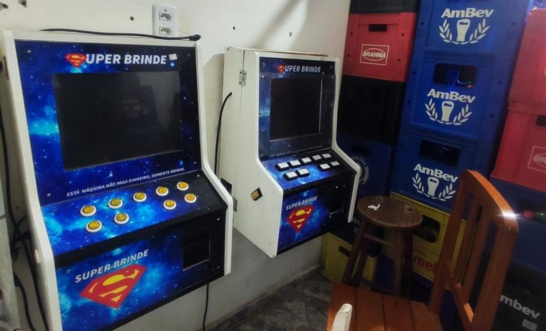 Bar no Portinho é alvo de operação contra jogos de azar em Laguna