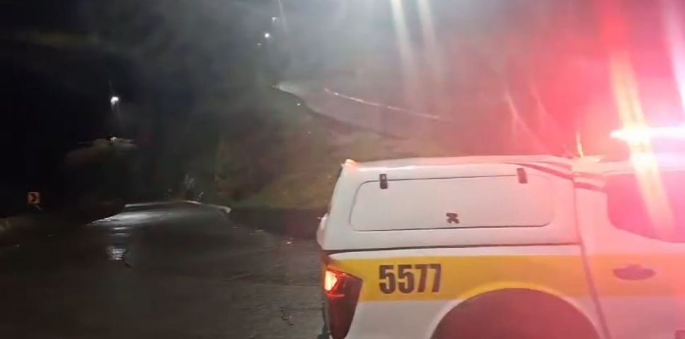 (Vídeo) Rajadas de vento de 100 km/h são registradas na Serra do Rio do Rastro