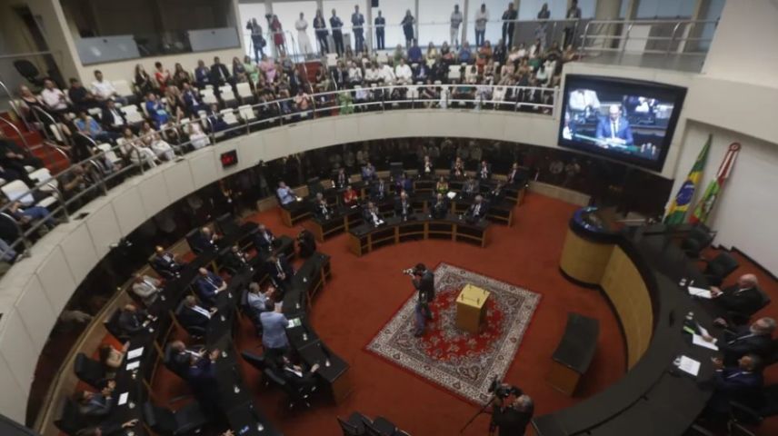 Alesc aprova fim de cotas raciais em universidades estaduais