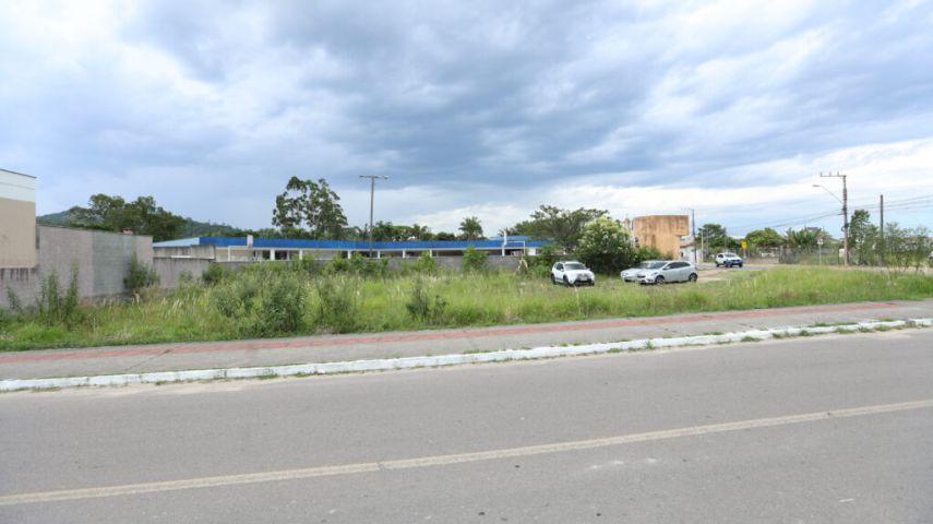 Prefeitura de Tubarão oficializa a aquisição de dois terrenos para construção de ginásio de esportes