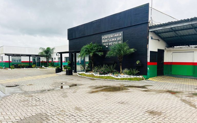 Criminoso com extensa ficha criminal é morto por homicida lagunense em penitenciária de Itajaí