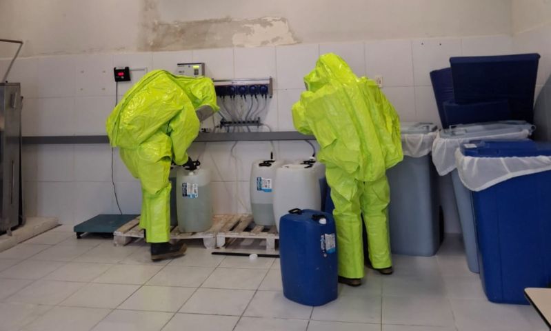 Derramamento de produto químico corrosivo mobiliza bombeiros em hospital de Lauro Müller