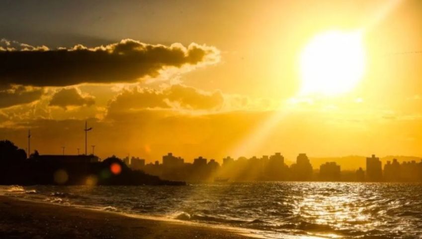 Calor volta com força em SC e máximas devem passar dos 30°C antes do verão
