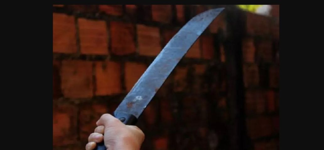 Briga por maço de cigarros termina com golpe com facão na cabeça em Gravatal