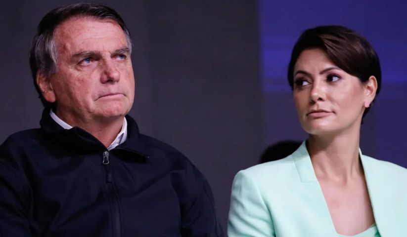 Michelle atualiza estado de saúde de Bolsonaro após internação e cirurgia