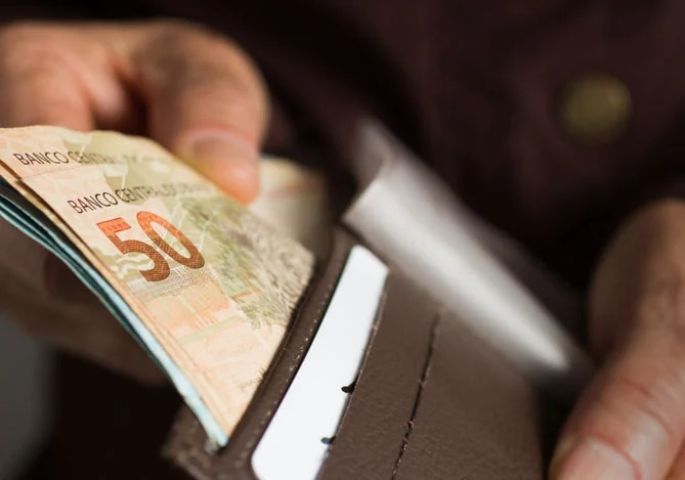 Governo oficializa salário mínimo de R$ 1.621 em 2026