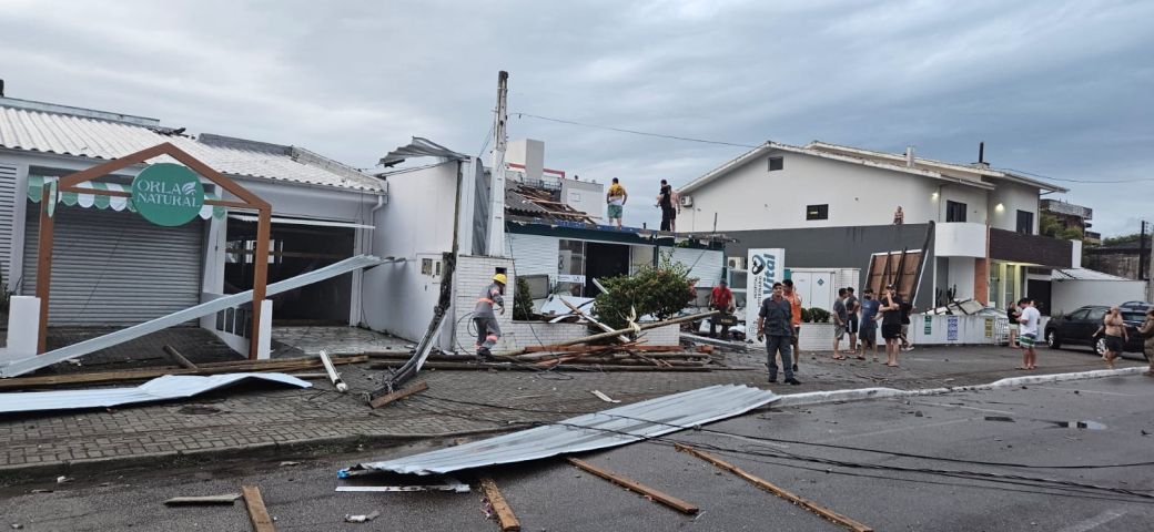 Defesa Civil libera cadastro para solicitação de telhas e lonas em Laguna