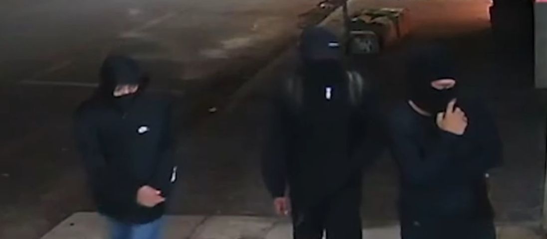 Quatro jovens roubam veículo em estacionamento de lanchonete em Tubarão