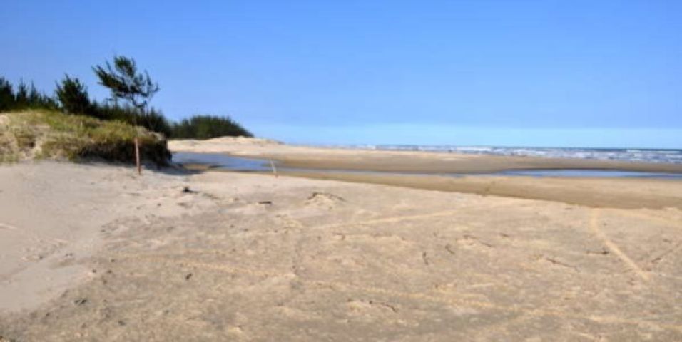 Homem é socorrido após afogamento no Balneário Esplanada, em Jaguaruna