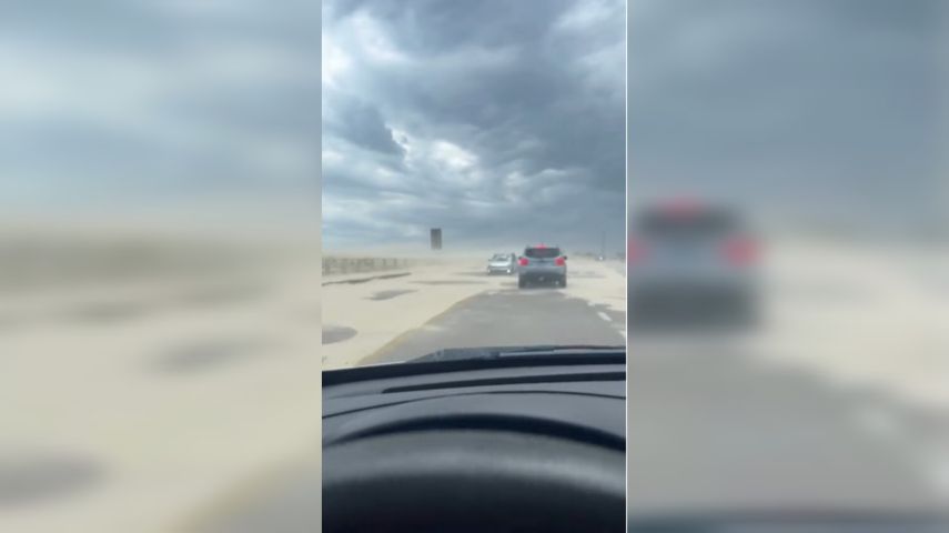 VÍDEO: Gravação mostra ventos fortes na Praia do Cardoso, em Laguna