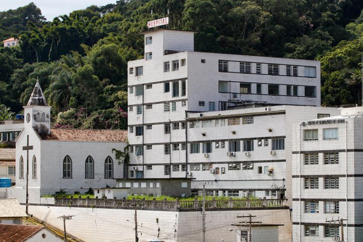 Hospital de Laguna atinge capacidade máxima de internação e orienta busca por UBS