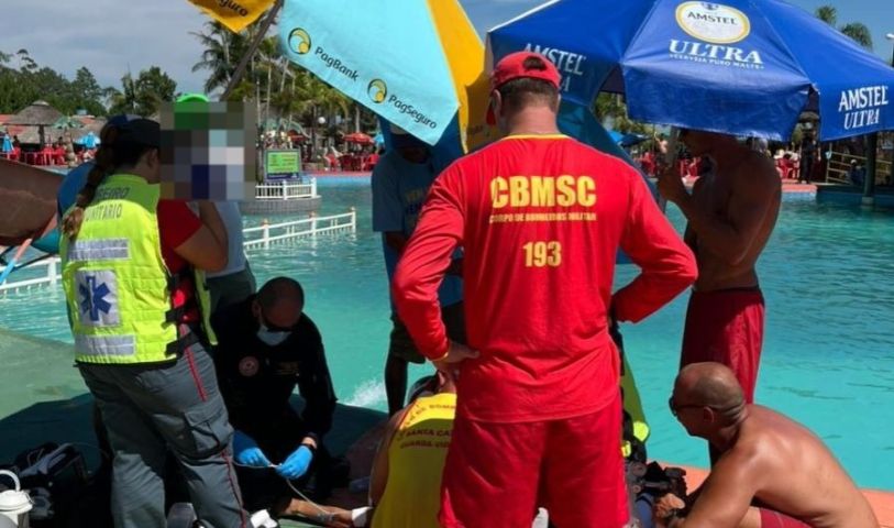 Homem de 27 anos sofre mal súbito e morre após ficar submerso por 1h em parque aquático de Araranguá