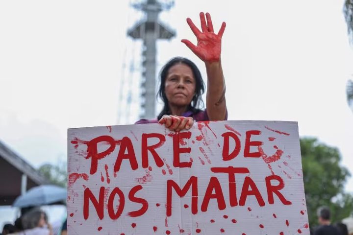 Brasil registra número recorde de feminicídios em 2025