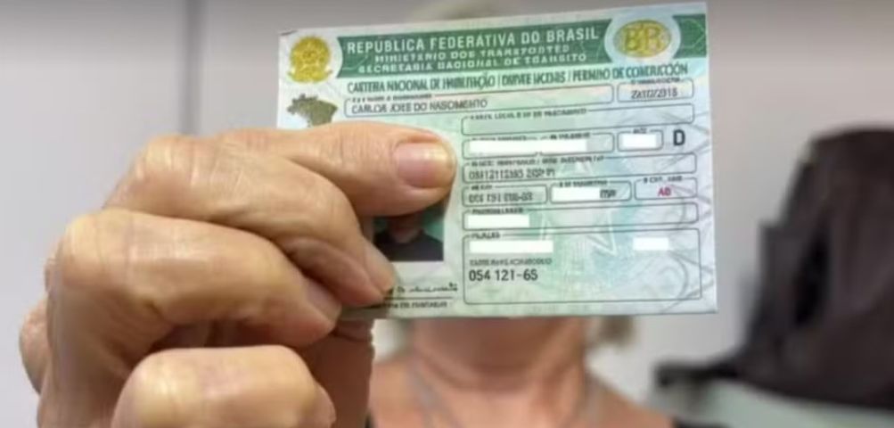 SC registra 1,3 mil renovações gratuitas por dia; veja quem pode e como fazer