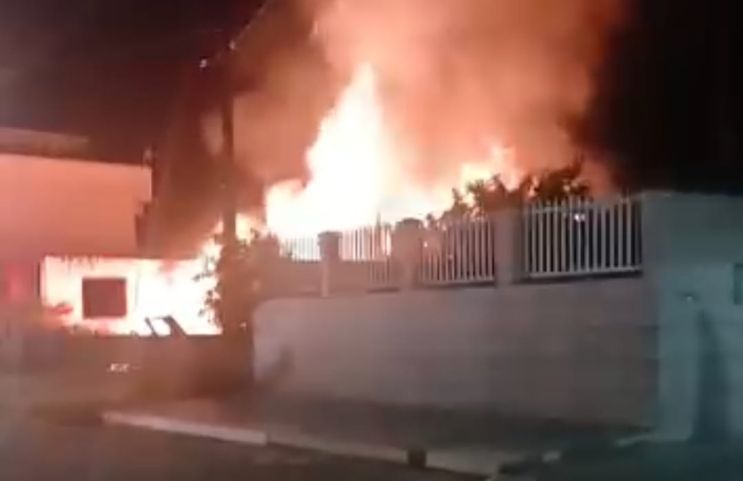 VÍDEO: Incêndio com vítima é registrado em Tubarão