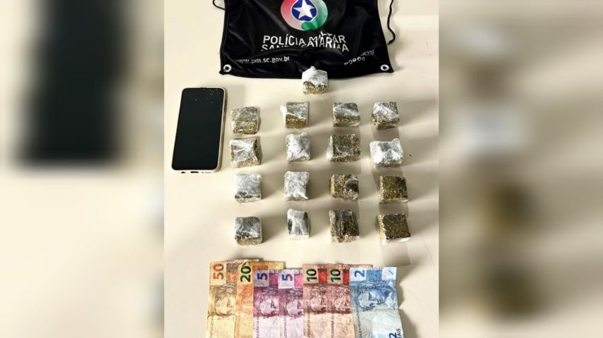 Homem tenta fugir, mas é preso por tráfico de drogas em Tubarão